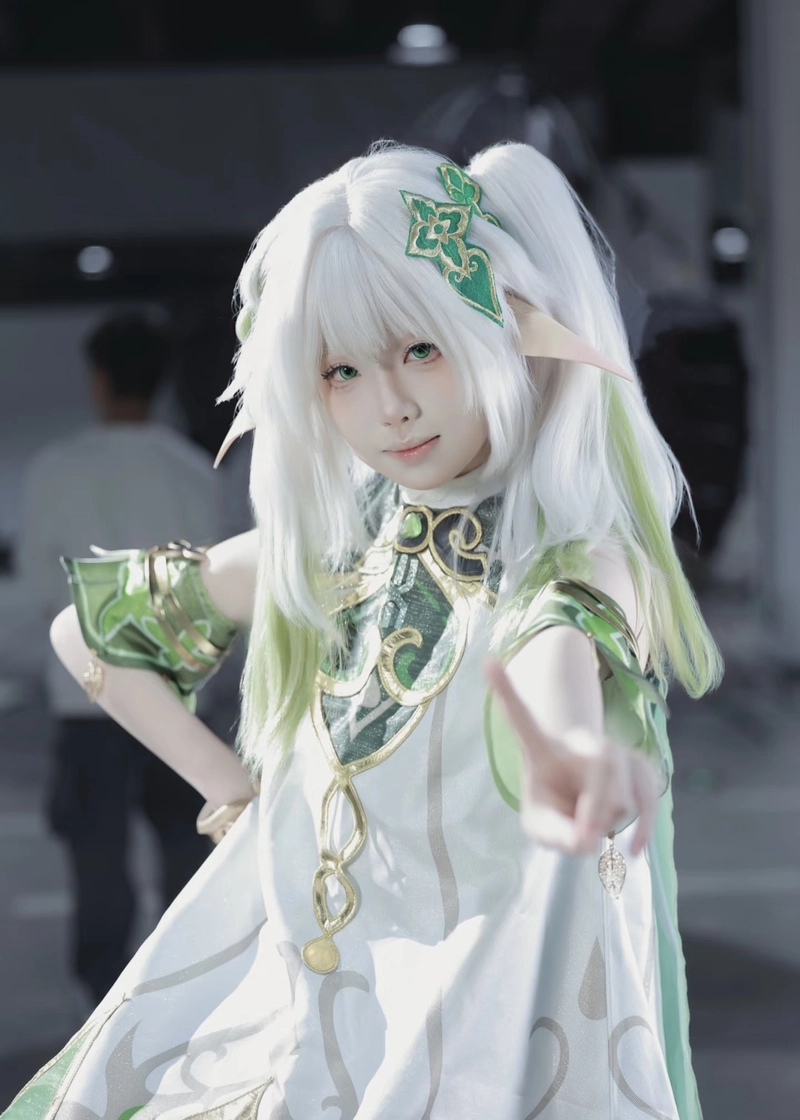 Người cosplay Nahida mang nét trong sáng dịu dàng tự nhiên