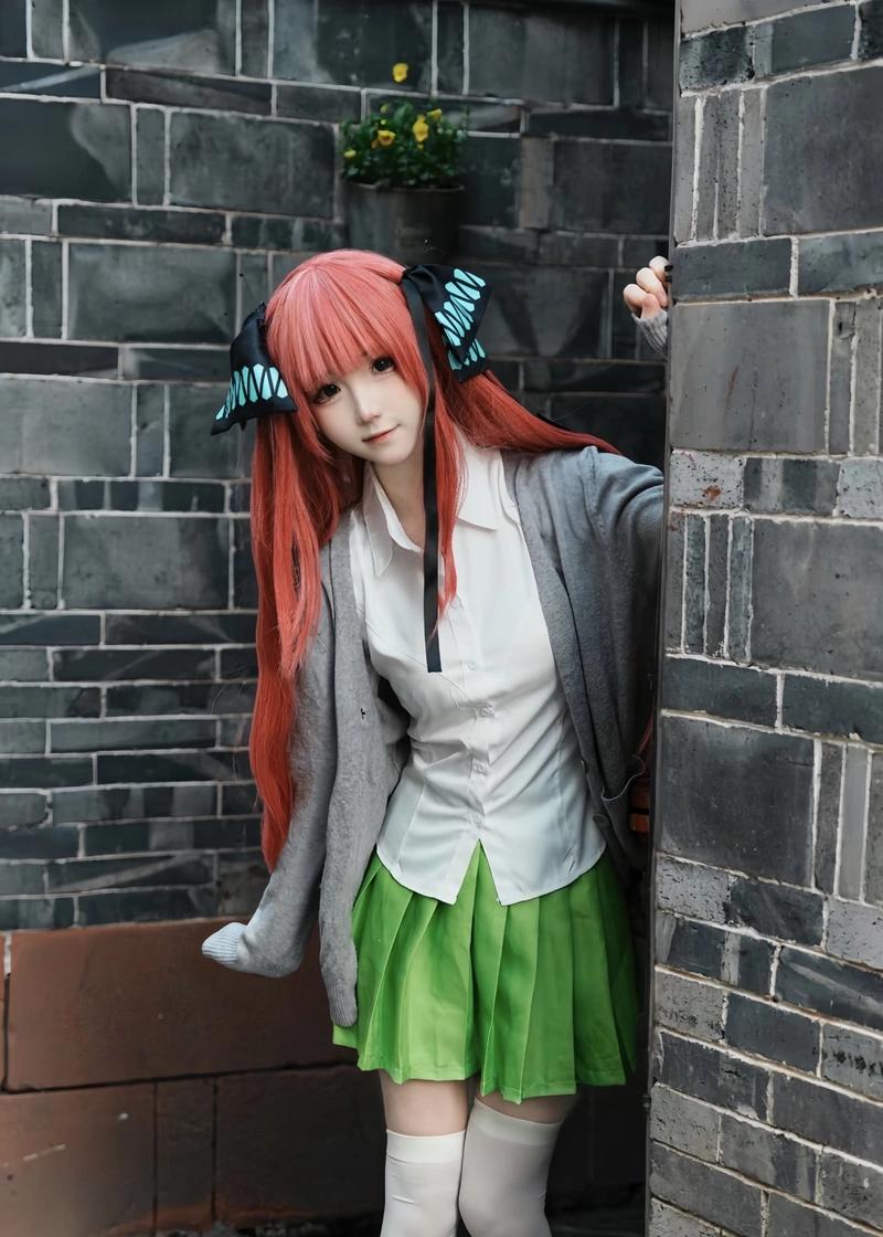 Nino Nakano cosplay nụ cười tự tin thể hiện nét kiêu kỳ