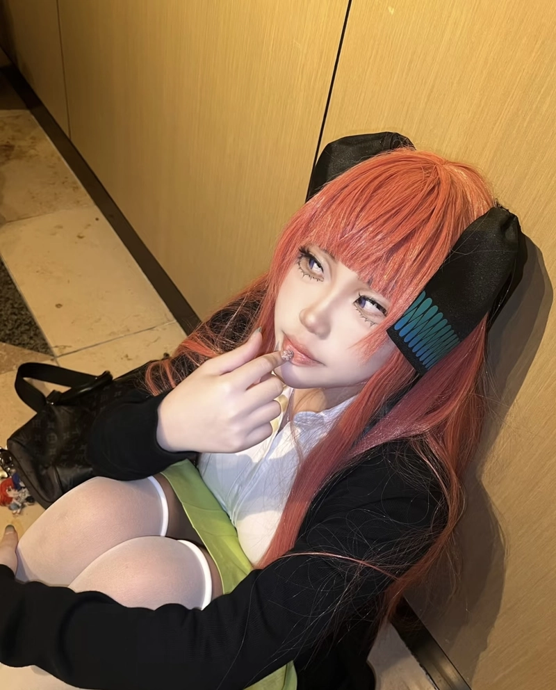 Nino Nakano cosplay phong cách nổi bật đầy cá tính
