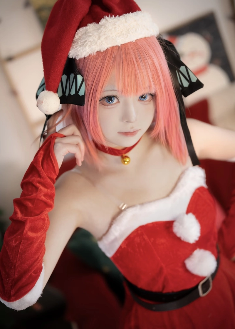 Nino Nakano cosplay thần thái nổi bật đầy cá tính