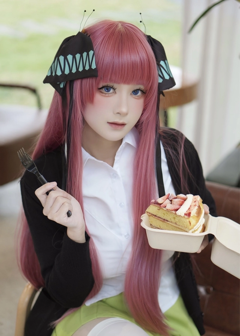 Nino Nakano cosplay tóc hồng nổi bật phong cách tsundere cuốn hút