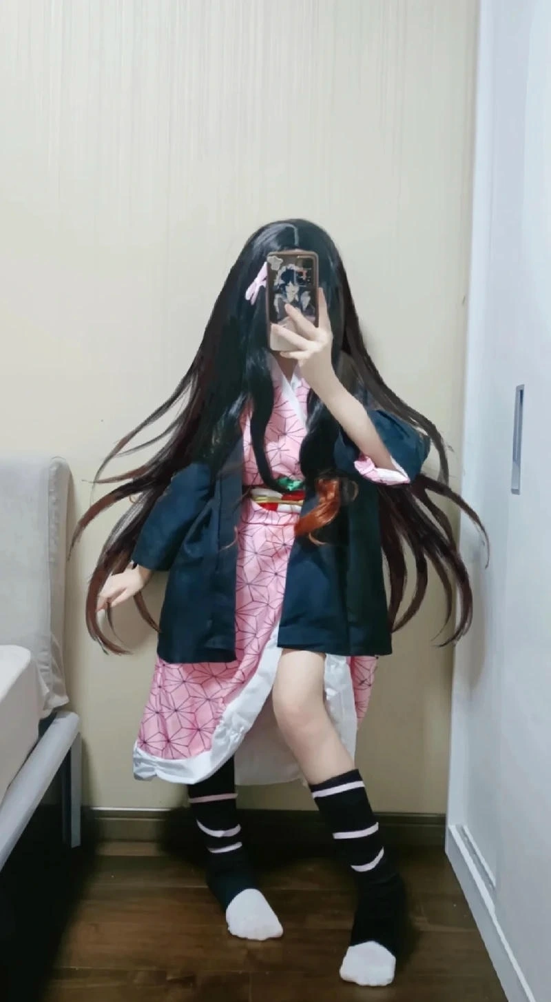 Ống tre đặc trưng khiến cosplay Nezuko nhìn cực giống bản gốc