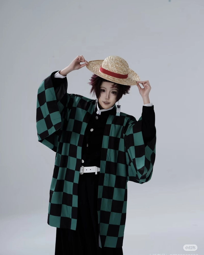 Tanjiro cosplay tạo hình kiếm sĩ trẻ đầy cá tính