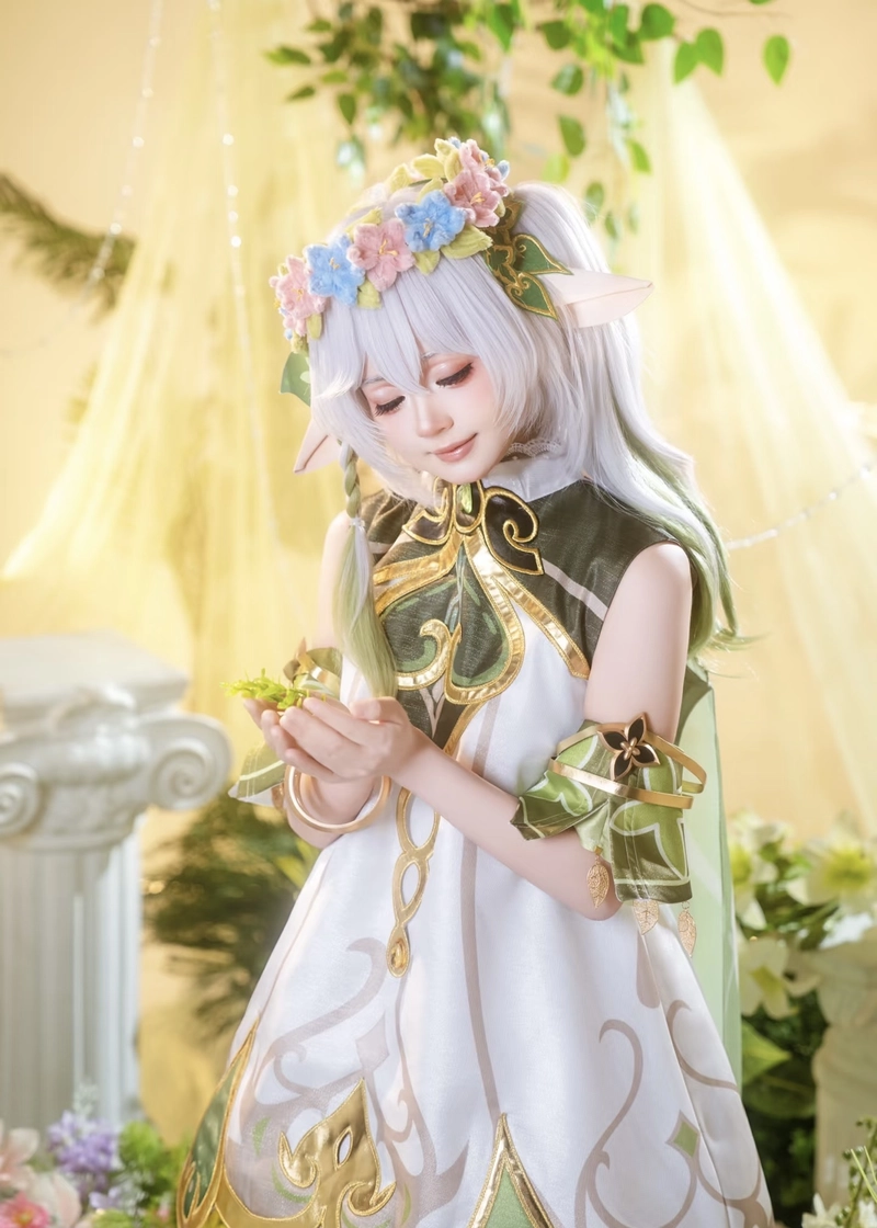 Thiếu nữ Nahida cosplay tạo hình xinh xắn cuốn hút