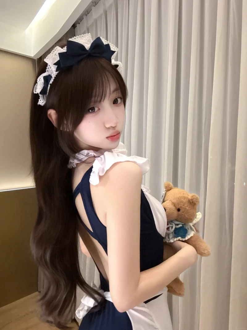 Trang phục hầu gái Nhật Bản nổi bật trong maid cosplay