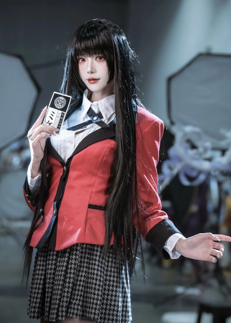 Yumeko cosplay phong cách anime tâm lý kịch tính
