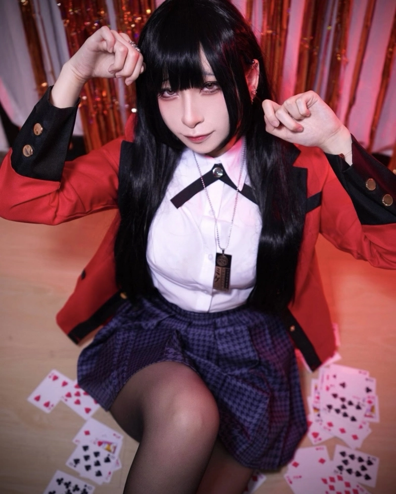 Yumeko cosplay phong thái quyến rũ mang nét táo bạo