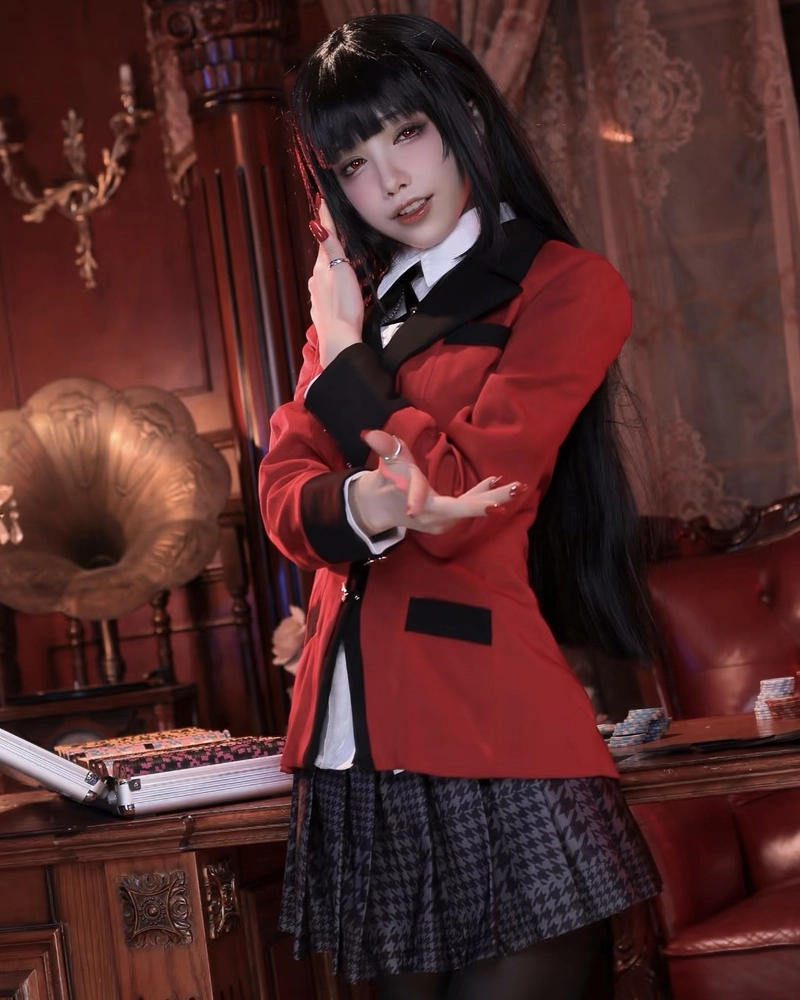 Yumeko cosplay thần thái bí ẩn đầy quyến rũ